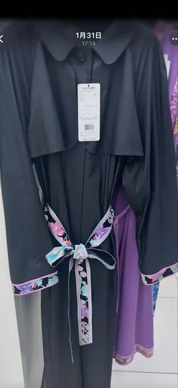 레오나르 미사용 얇은 소재 코트 44