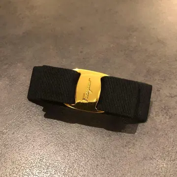 [ Ferragamo ] 블랙 리본 머리핀