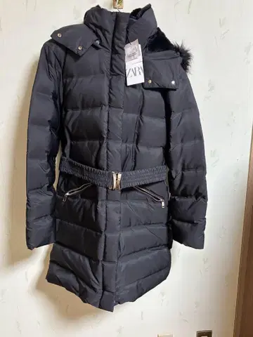 퍼 후드 블랙 다운 자켓