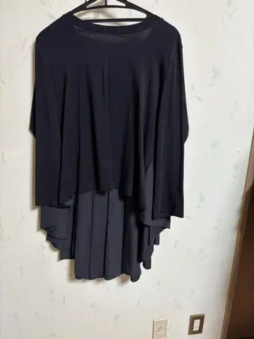 블랙 플레어 실루엣 칠부 소매 셔츠