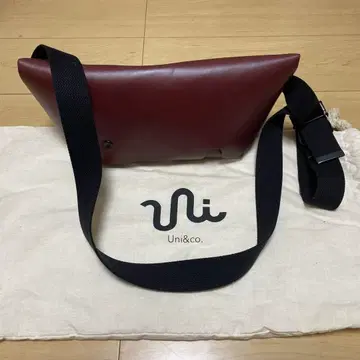 Uni&Co. 유니앤코 메신저 백 XS 버건디