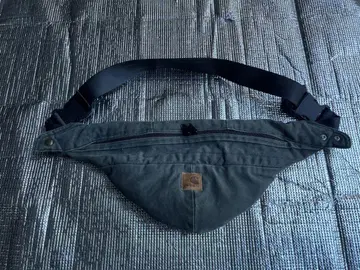 Carhartt / 바디백 CHAKI