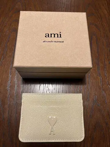 ami 베이지 가죽 카드 케이스 박스 포함