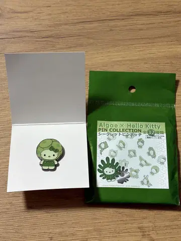 오사카 만박 모 키티 시크릿 핀 배지