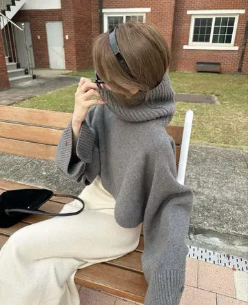 ponpon 볼륨 케이프 니트 그레이