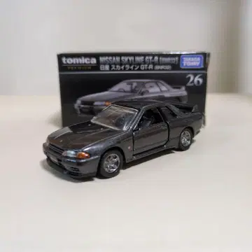 토미카 프리미엄 닛산 스카이라인 GT-R (BNR32)