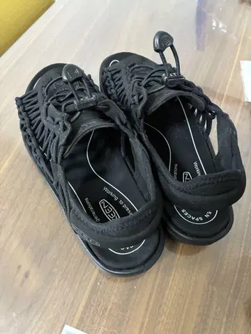 KEEN UNEEK 2 OT 킨 샌들