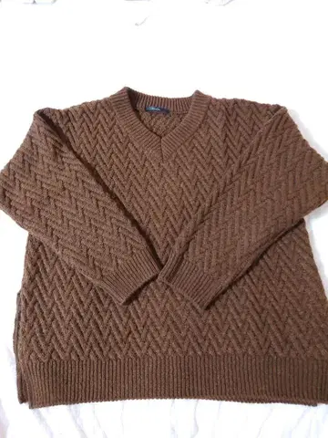 뮌헨 브라운 니트 스웨터