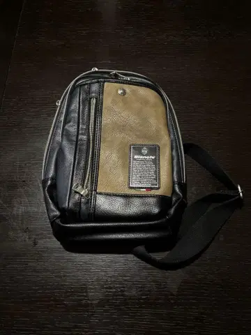 비앙키 바디백