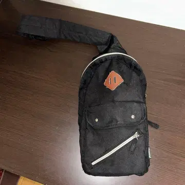블랙 슬링백 2포켓