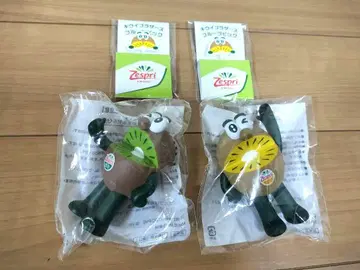 젤리프리 키위 캐릭터 피규어 2개 + 후르츠 피크 2개