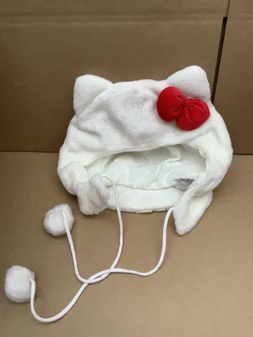 헬로키티 팬 캡 모자