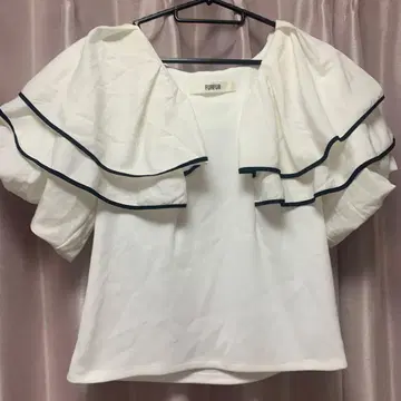 FURFUR 데코라티브 소매 tee 프릴 블라우스