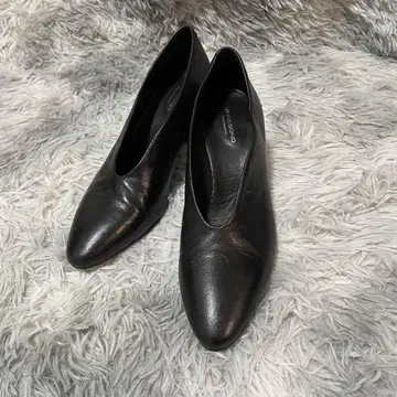 Vagabond shoe makers 블랙 가죽 펌프스 37