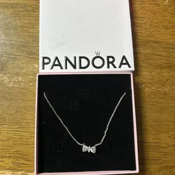 Pandora 리본 모티브 목걸이