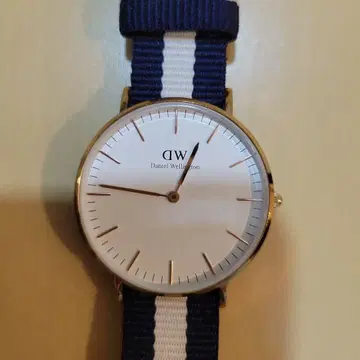 Daniel Wellington 손목시계 네이비 스트라이프