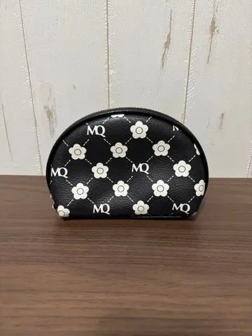 MARY QUANT 파우치