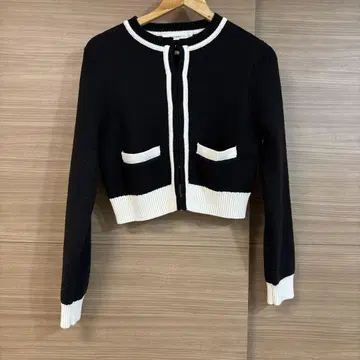 MOUSSY 크롭 니트 가디건 블랙/화이트