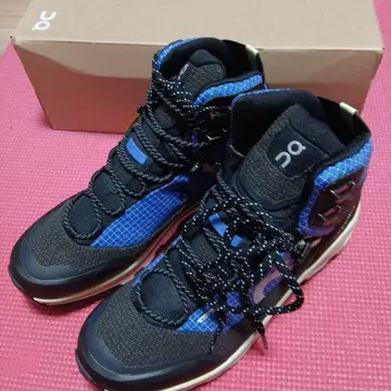 온 On Cloudalpine Waterproof 트레킹 슈즈