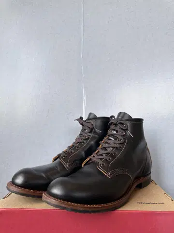 RED WING 9060