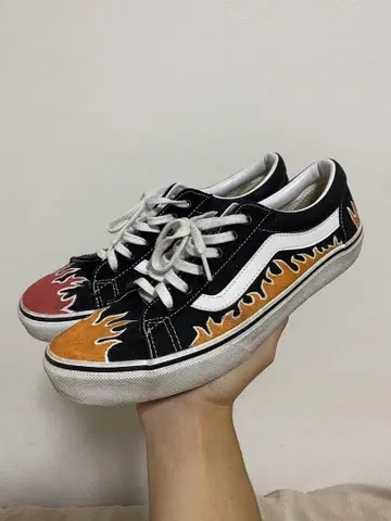 Vans 스니커즈 불꽃 디자인