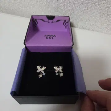 ANNA SUI 나비 디자인 귀걸이 미사용