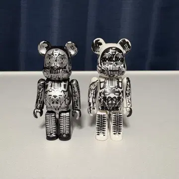 베어브릭 SERIE 12 SF H.R. GIGER 베어브릭 앞뒤
