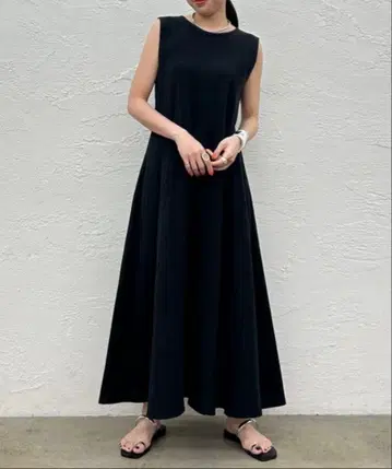 Loungedress 컷 플레어 원피스