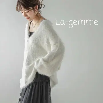La-gemme V넥 샤기 가디건 화이트 미사용 새상품