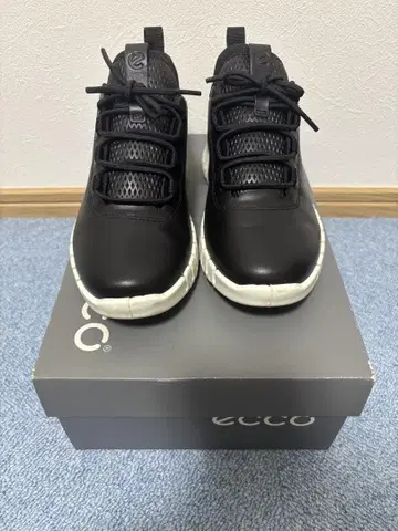 ECCO 스니커즈 블랙 22cm