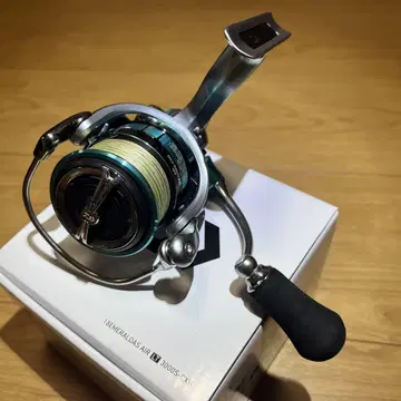 에메랄다스 AIR LT 3000S-CXH 에메랄다스 에어 에깅 낚시릴