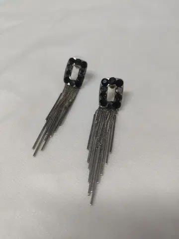 프린지 디자인 실버 블랙 귀찌