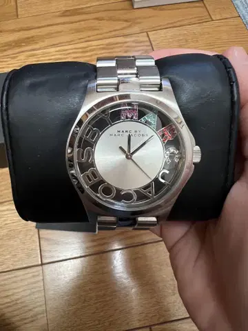 MARC BY MARC JACOBS 실버 시계