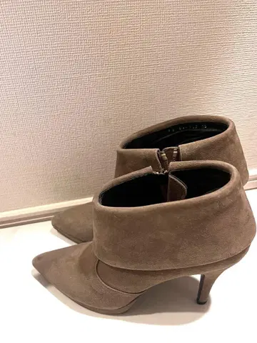 다이애나 그레이지 스틸레토 부티 가을