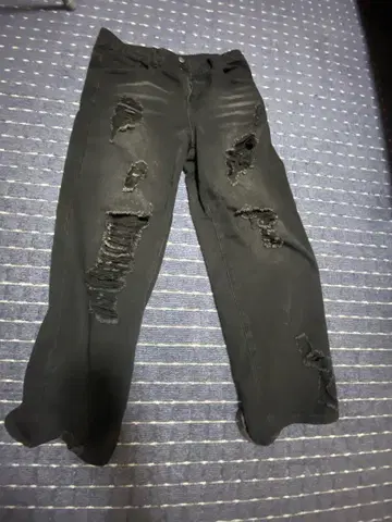 데미지 데님 팬츠 블랙
