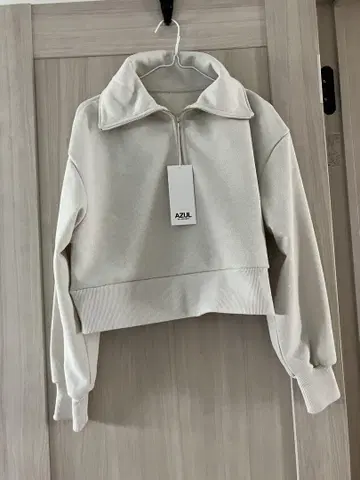 미사용 새상품 하프 지퍼 맨투맨