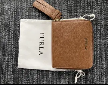 FURLA 이단 접이식 지갑