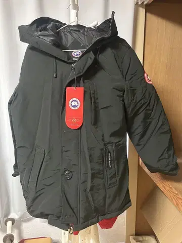 CANADA GOOSE 블랙 다운 자켓 L 사이즈
