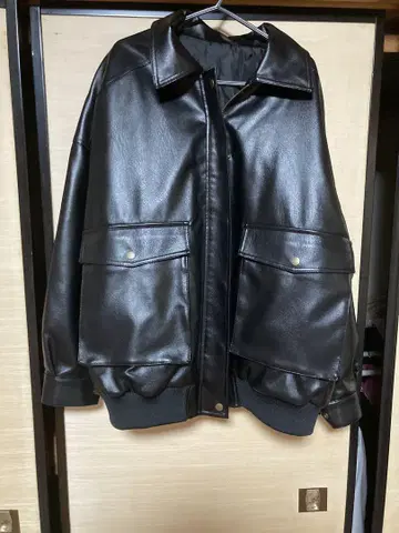 블랙 가죽 자켓 오버 사이즈