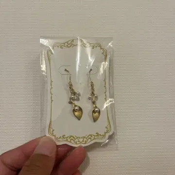 펄과 쉘의 후크 귀걸이
