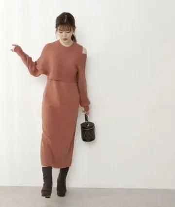 테라코타 오프숄더 니트 원피스