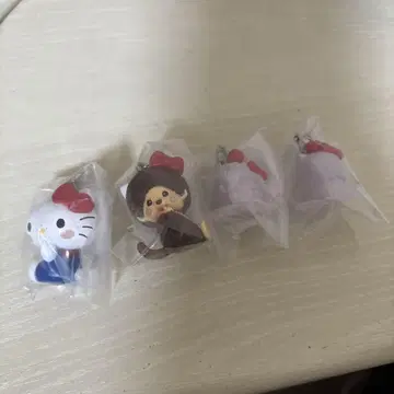 몬치치 x 헬로키티 메지루시 액세서리 세미 컴플리트