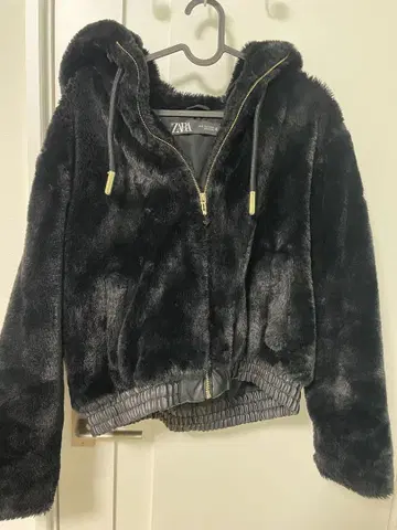 ZARA 후드 부착 보아 자켓 블랙