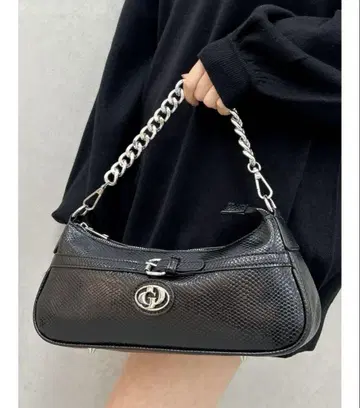 gyda 블랙 벨트 디자인 백