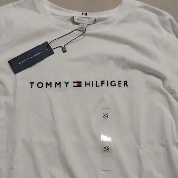 새상품 TOMMY HILFIGER 화이트 긴팔 T셔츠 XS