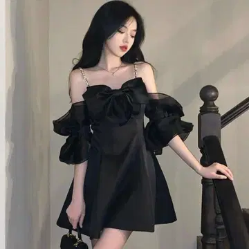오프숄더 리본 포함 미니 원피스