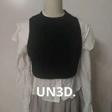 택 포함 새상품 UN3D. 와플 숏 니트 베스트 정가 17600엔