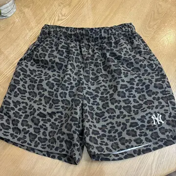 MLB 레오파드 무늬 숏팬츠