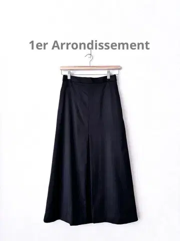 프리미어 아롱디스망 울 새틴 스트레치 박스 턱 스커트