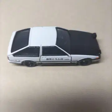 토미카 145 이니셜 D AE86 트레노 상자 손상 심합니다.